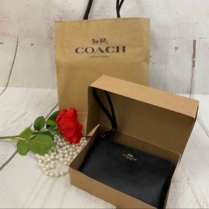 NEW IN BOX Coach Leather BlackGold Wristlet Wallet